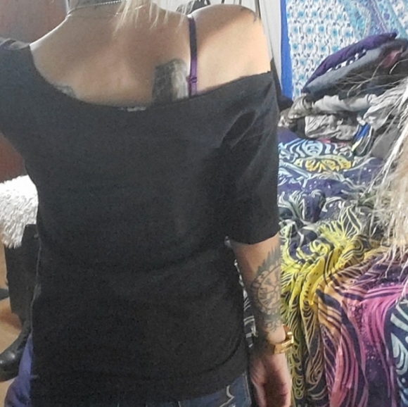 S.O.A off the shoulder - Picture 4 of 4